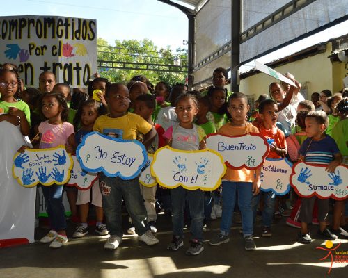 FAC Prensa Participacion de los niños de INAIPI - Villas Agricolas en marcha contra el abuso infantil